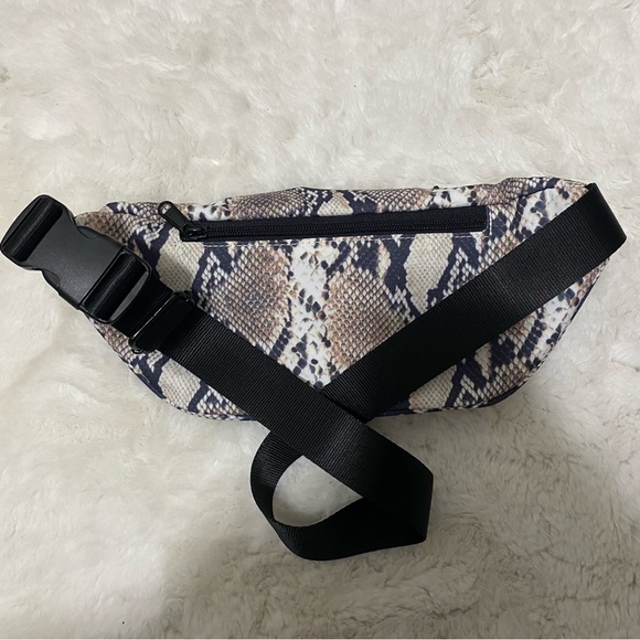 Main Charcter Snake Belt Bag - Picture 2 of 2